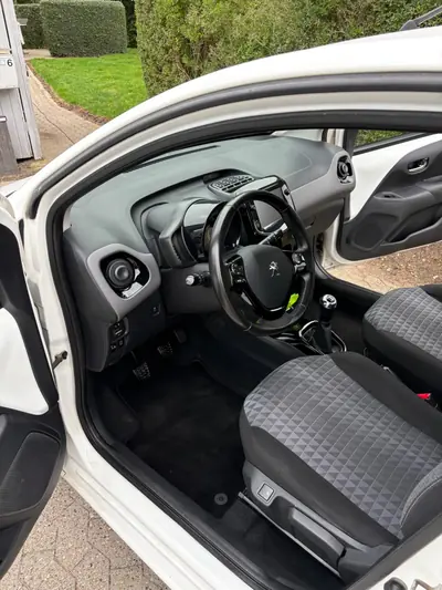 Peugeot 108 efter indvendig bilrengøring hos Willi's Bilpleje
