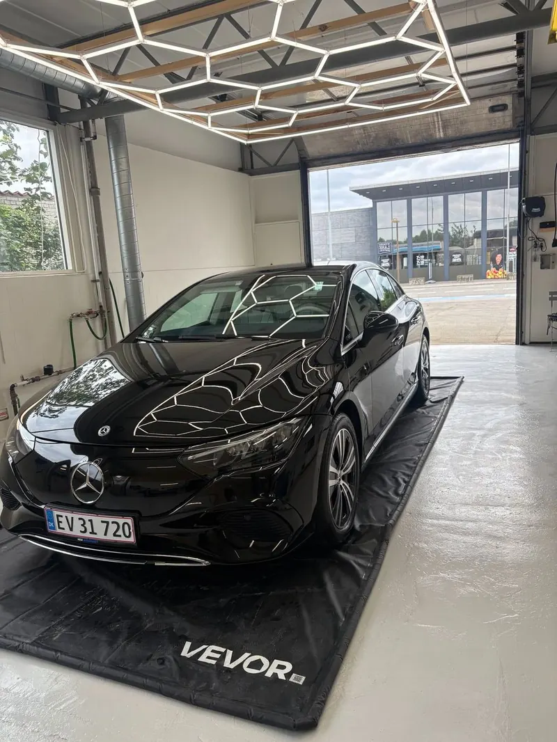 Mercedes-Benz EQE efter behandling hos Willi's Bilpleje